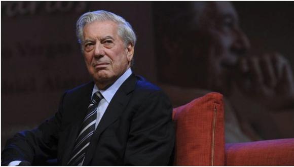 Mario Vargas Llosa dona más de 2,800 libros a biblioteca de Arequipa