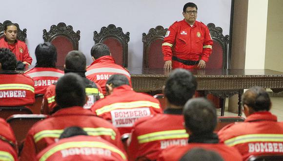 Asignan nuevo jefe a la Compañía de Bomberos N° 39 de Cusco (FOTOS)