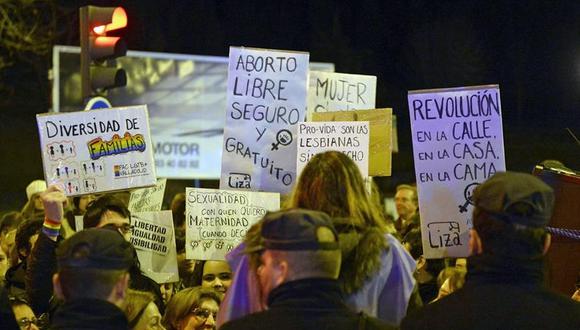 Miles de personas protestan contra reforma ley del aborto en España