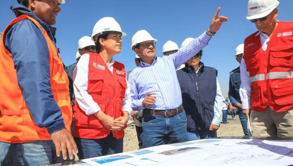 La ministra de Transportes y Comunicaciones supervisó la construcción del puente Arequipa-La Joya| Foto: MTC