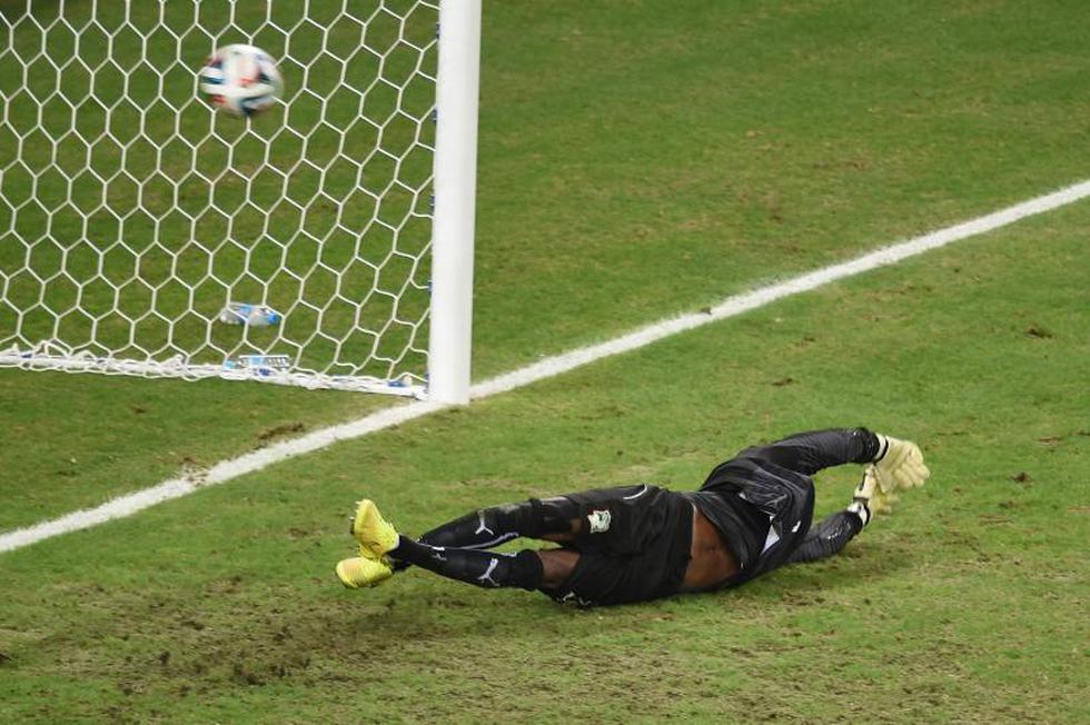 Brasil 2014: Así fue el gol de penal de Grecia en el último minuto