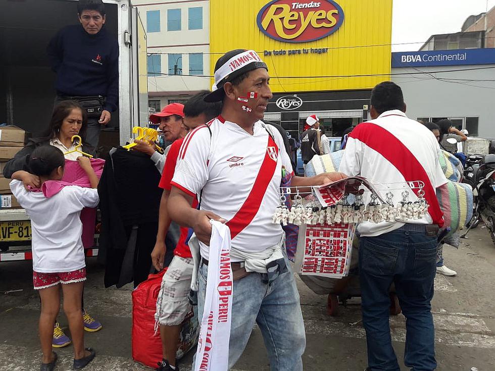 Calles de Chiclayo quedan vacías, familias enteras ven el debut de Perú en el Mundial