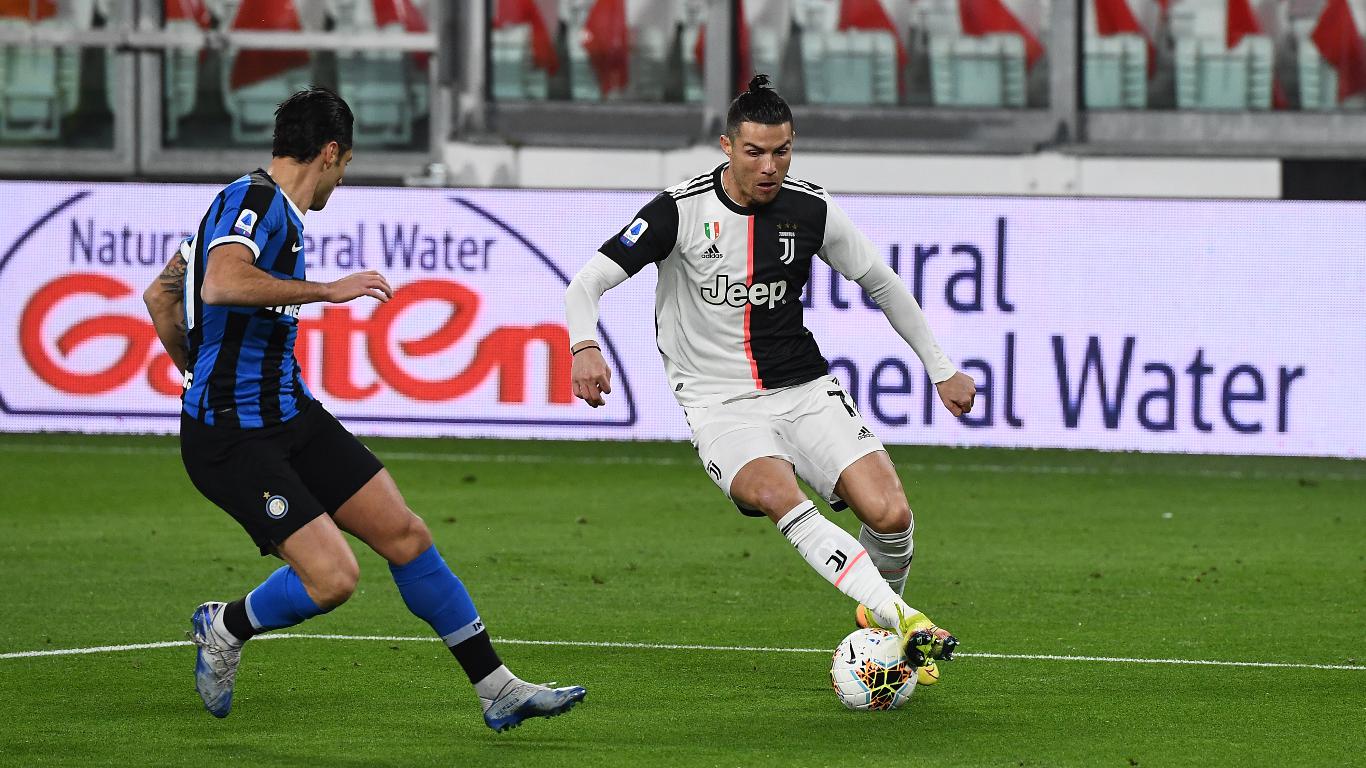 El titular de la FIGC, recalcó que "la prioridad absoluta" es terminarla. (Foto: AFP)