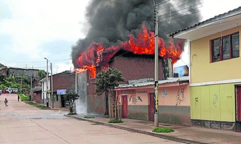 Cusco, contra la quema de muñecos y ropa vieja por año nuevo