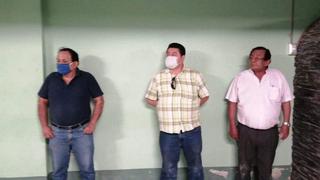 Piura: vecinos intentaron linchar a alcalde al hallarlo tomando licor durante toque de queda (VIDEOS)