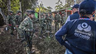 Cocaleros liberan a 180 militares colombianos que habían retenido en frontera con Venezuela