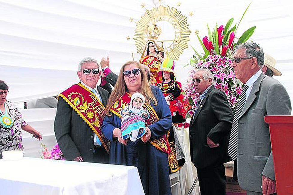 Fieles de la Virgen de  la Candelaria tomaron  las calles de Arequipa
