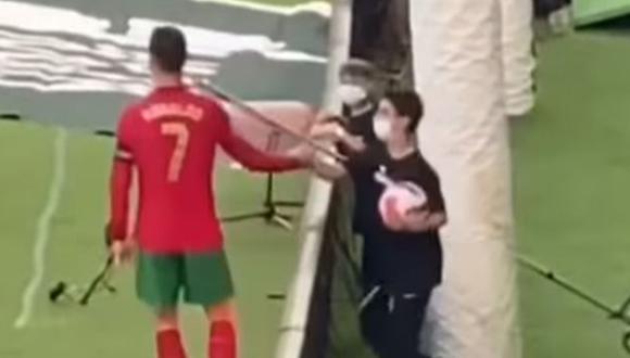Cristiano Ronaldo emocionó a niño recogepelotas del Portugal vs. República Checa. (Foto: Instagram)