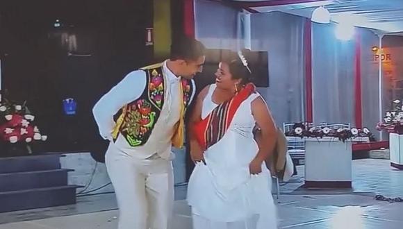 Pareja sorprende al bailar huaylarsh en su boda en Chile (VIDEO)