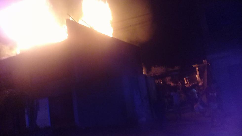 Fuerte incendio consume dos viviendas en la urbanización de Vista Alegre (VIDEO Y FOTOS) 