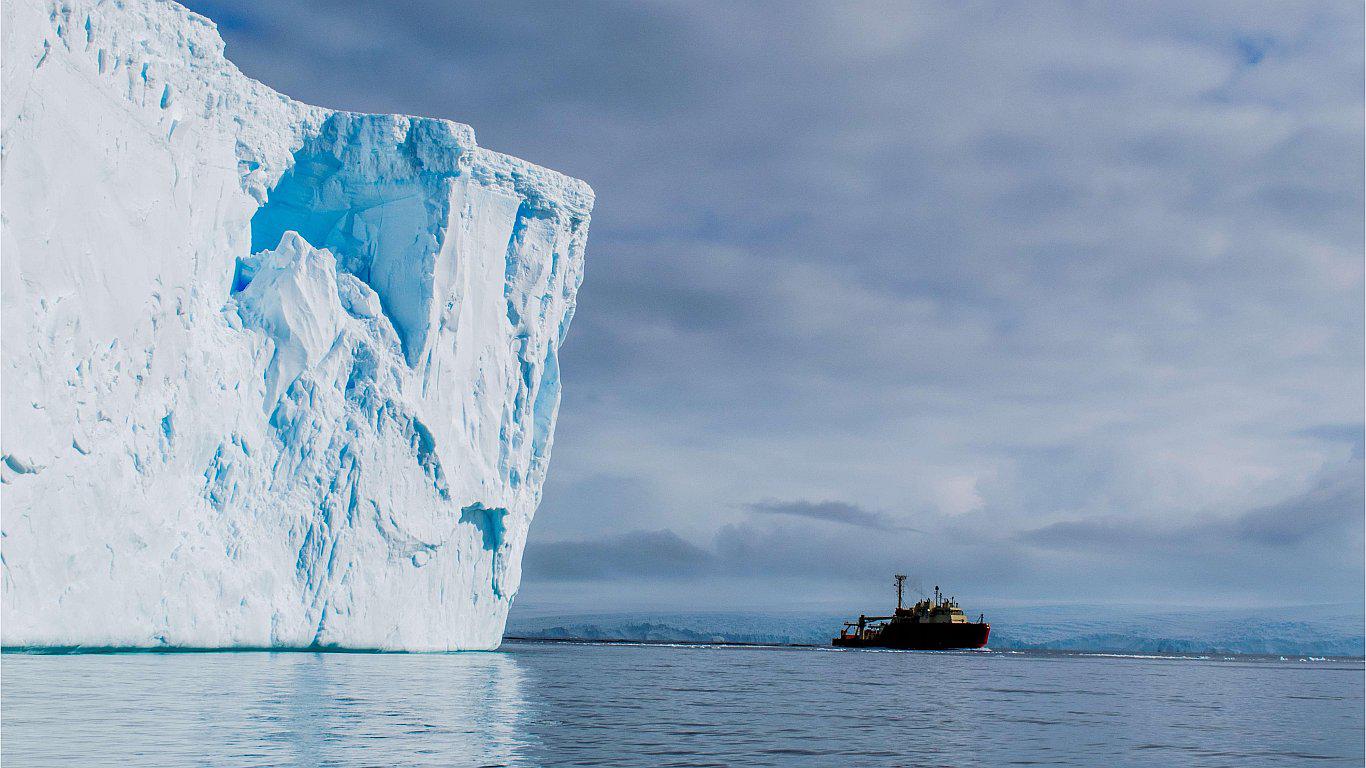 Océanos alcanzan temperaturas y niveles que amenazan a la humanidad, según la ONU
