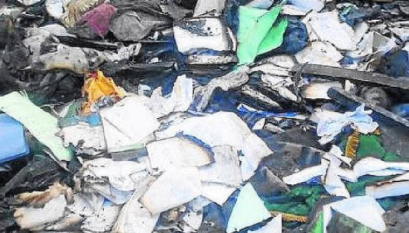 Documentos de PNP terminaron en basural tras incendio en Juliaca