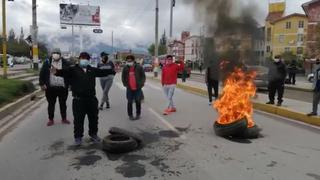 Quema de llantas, agresión y pintas de unidades, así empezó paro de transportistas en Huancayo  (VIDEO)