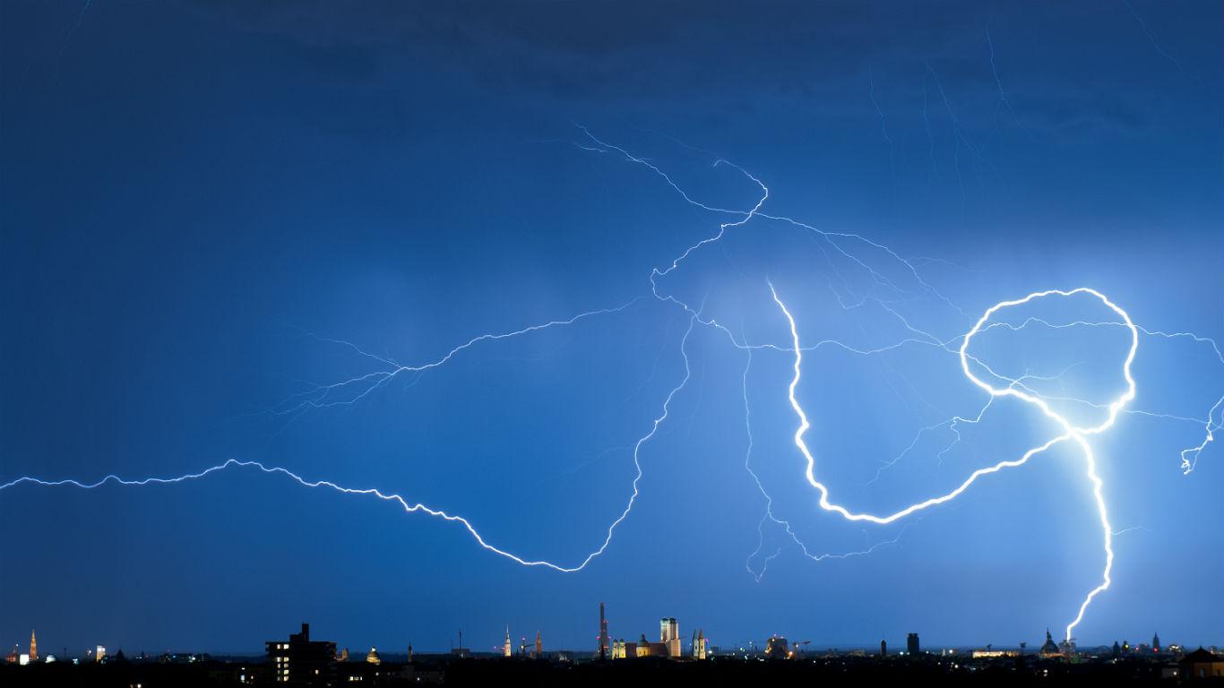 Bolivia: Mujer falleció impactada por un rayo cuando buscaba señal en su celular