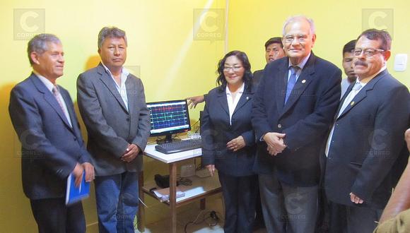 Autoridades inauguran acelerómetro en el colegio Micaela Bastidas