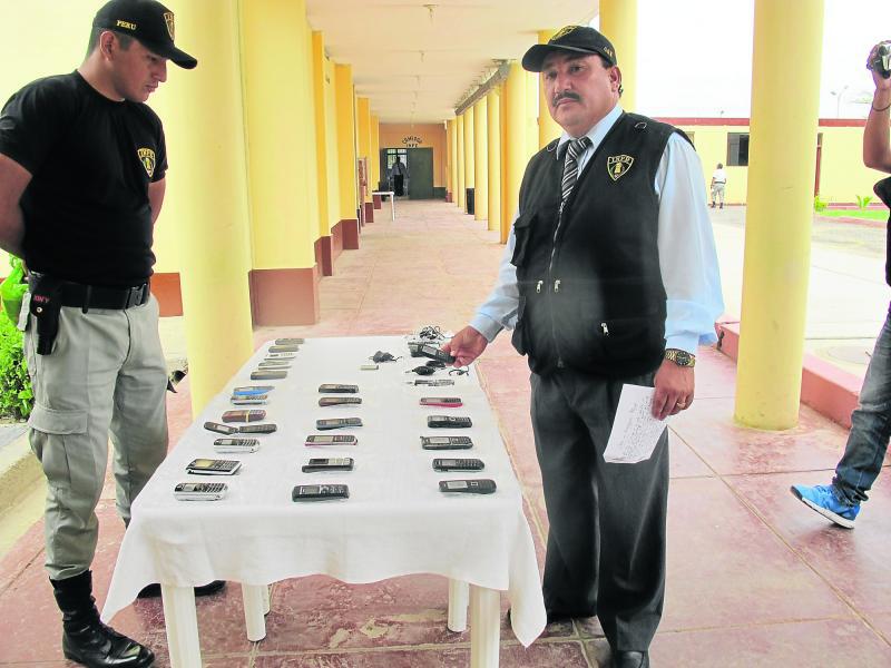 Hallan más celulares dentro del penal