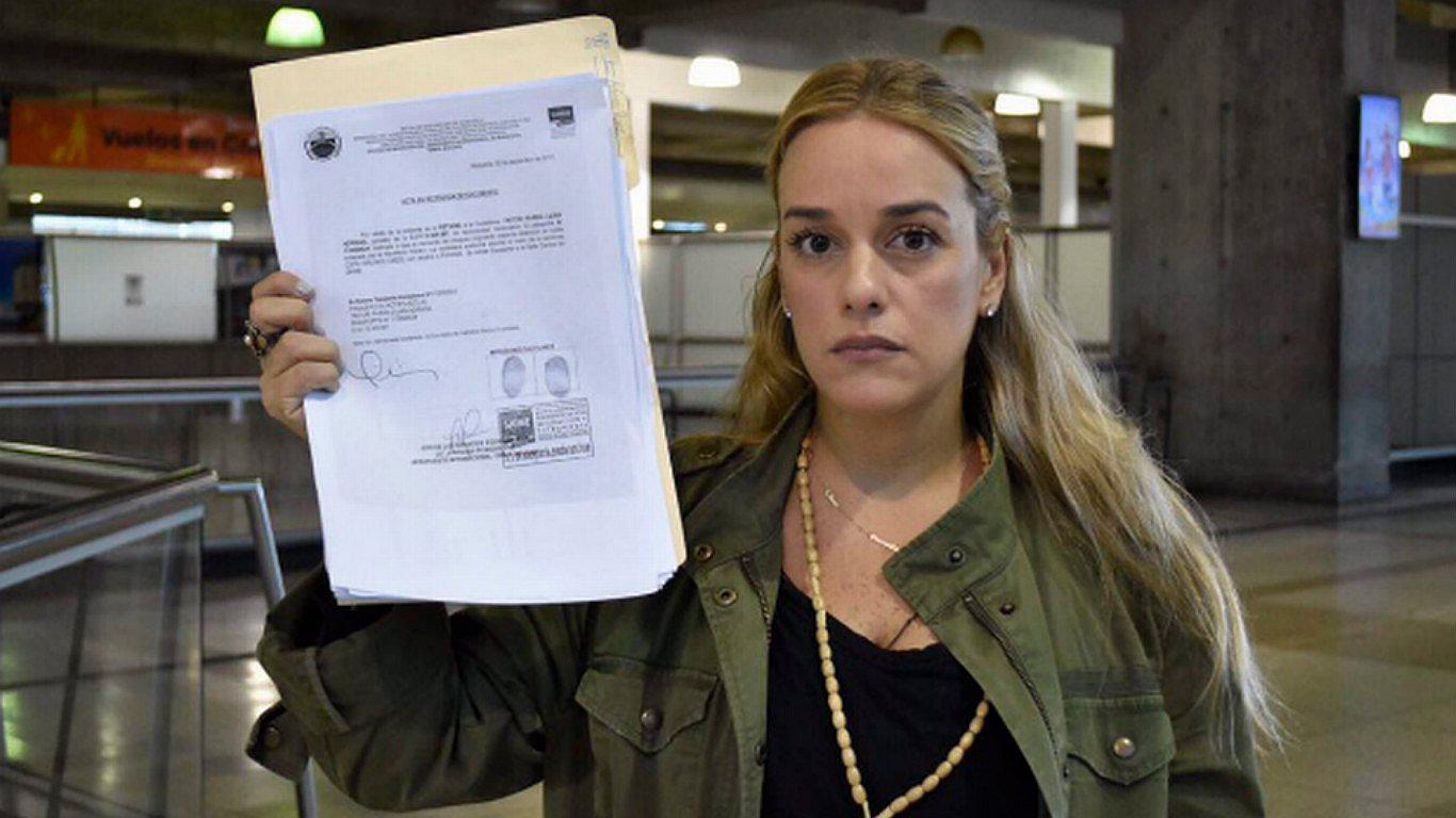 Venezuela prohíbe la salida de Lilian Tintori y retiene su pasaporte (FOTO)