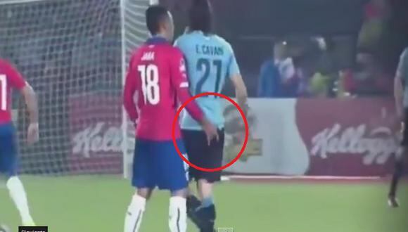​Copa América: Gonzalo Jara le tocó trasero a Edinson Cavani (VIDEO)