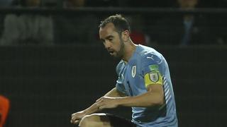 Diego Godín halaga a Gianluca Lapadula y así describe la selección peruana 