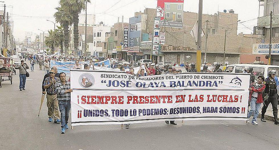 Pescadores marchan para exigir a Produce que disponga la veda 