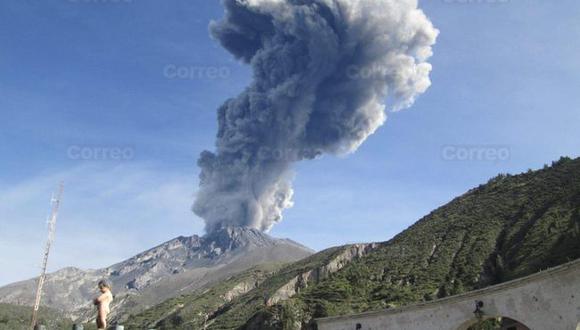Volcán Ubinas: Nueva explosión arrojó cenizas a 2800 metros de altura