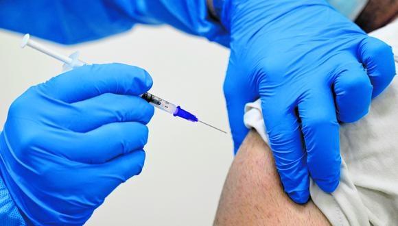 Alaska abre la vacunación contra la COVID-19 a todos los mayores de 16 años. (Foto referencial: EFE/EPA/WAEL HAMZEH)
