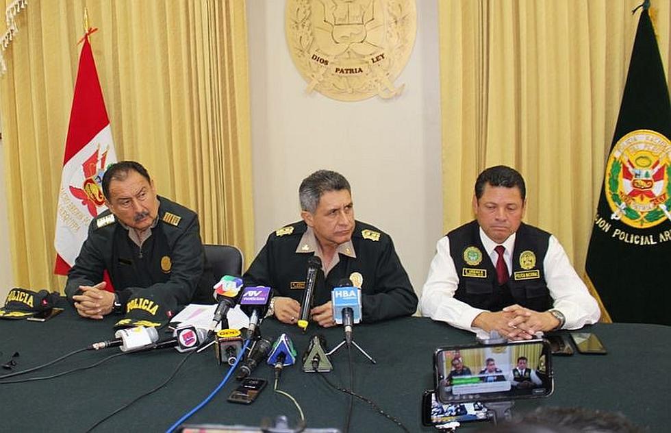 ​Turba ataca con bomba comisaría de Matarani (FOTOS)