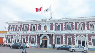 Tres funcionarios más se alejan de la gestión de Arturo Fernández, alcalde de Trujillo