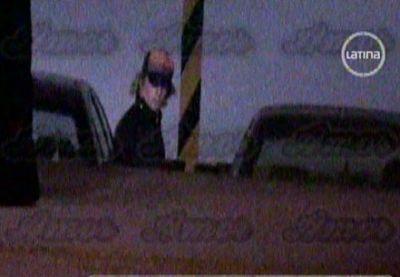 Renato Rossini es ampayado ingresando a un hotel con nueva pareja 