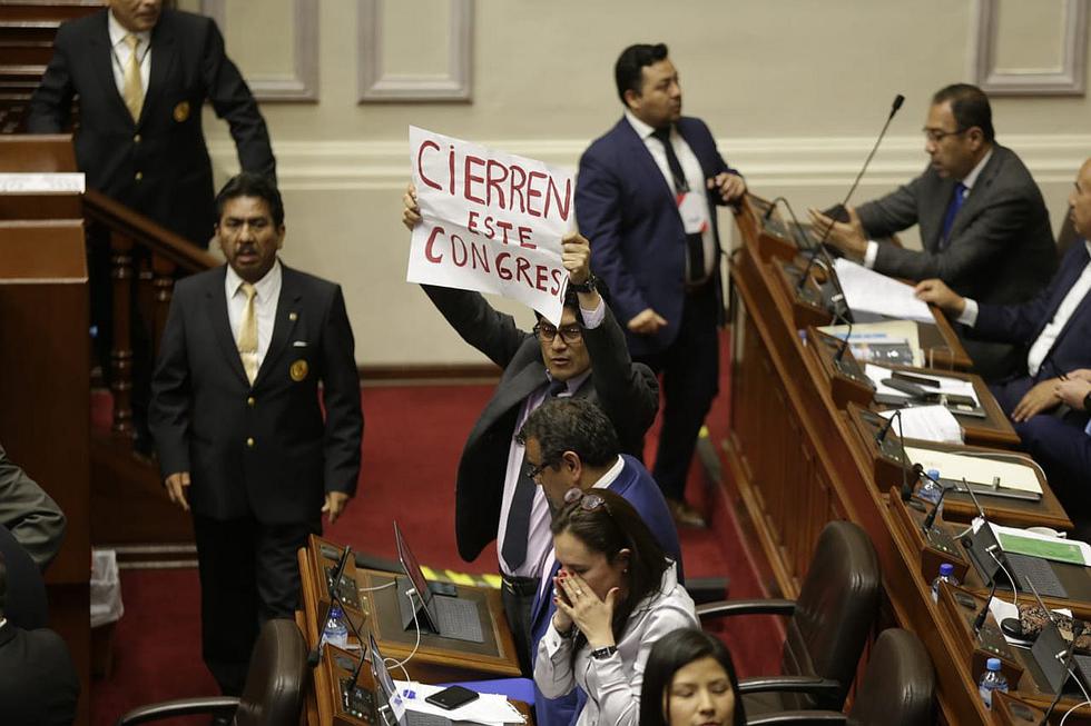 ​Las reacciones de los congresistas tras disolución del Parlamento (FOTOS)