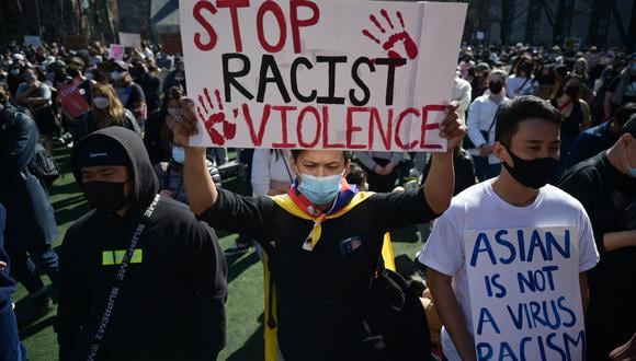 Manifestantes piden que cese el racismo y odio contra asiáticos. (Foto: Ed JONES / AFP)