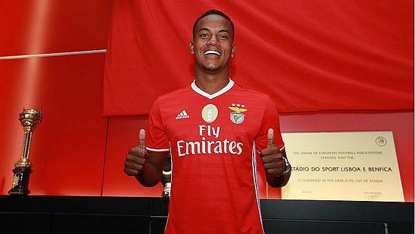 ​André Carrillo a un paso de firmar con equipo de la Premier League 