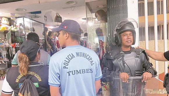 Tumbes: Serenos de la MPT golpean a una vendedora ambulante para arrebatarle su mercadería