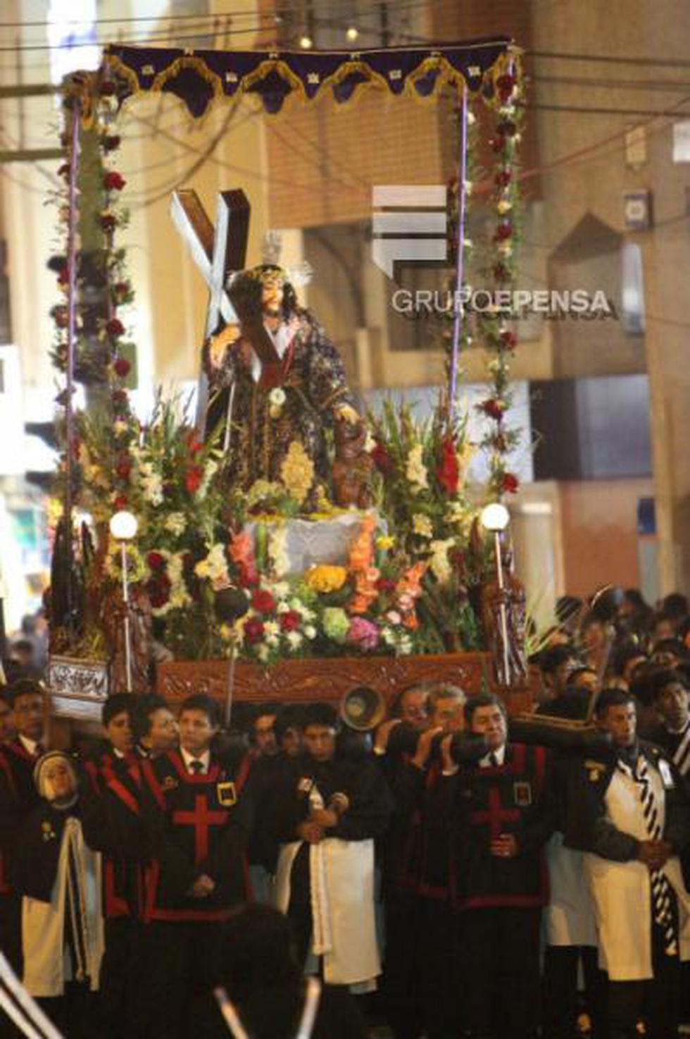 FOTOS: Emotivo encuentro de Jesús Nazareno  y la Virgen Dolorosa