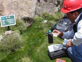 Mineros de Ananea y Ancocala matan lentamente el Titicaca