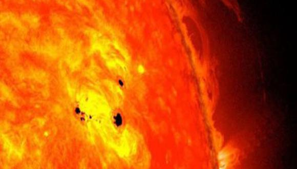 Descubren mancha solar doce veces más grande que la Tierra