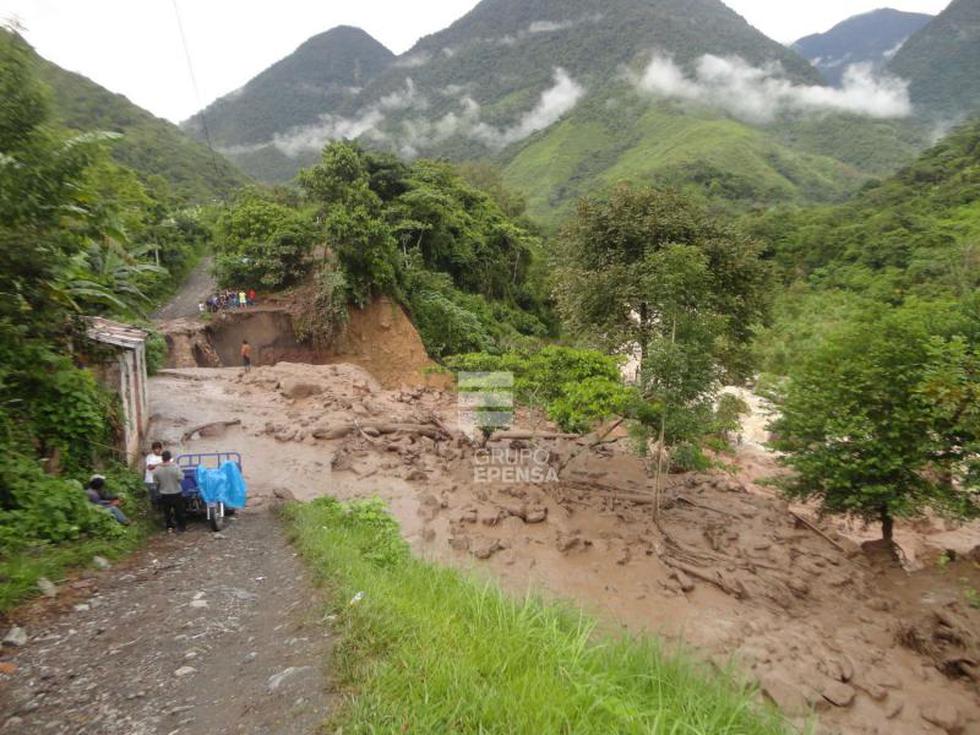 Monobamba queda aislada tras huaico que destruye carretera y puente