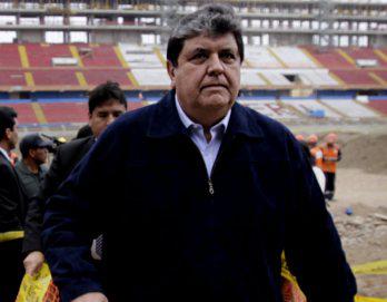 Según un medio escrito Alan García habría abofeteado a joven voluntario de Essalud