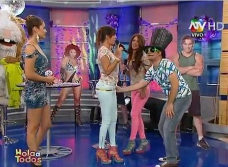 Video: Tilsa Lozano y Jazmín Pinedo se midieron las 'colitas' al aire