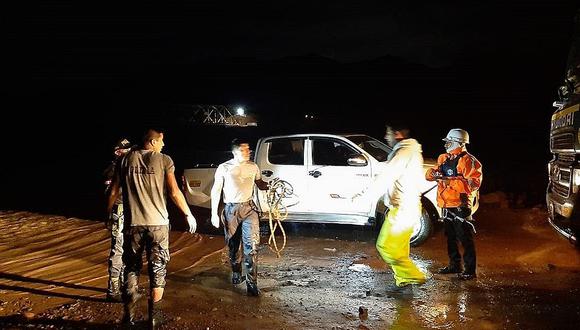 Río ​Mantaro arrastra camioneta con cuatro ocupantes