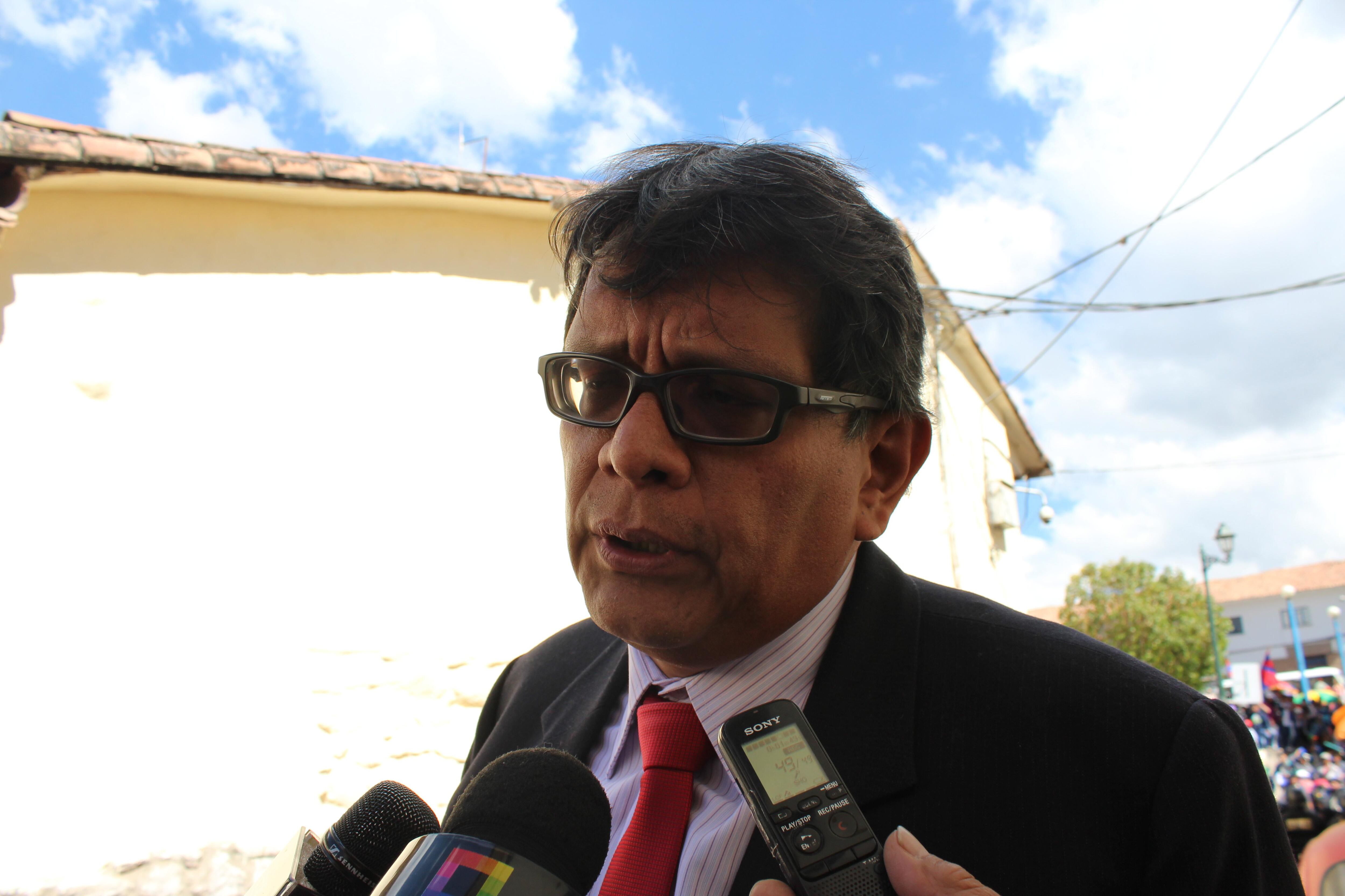 Fiscal de Cusco a universitarios: "Quieran o no quieran es su rector y tiene que respetarlo"