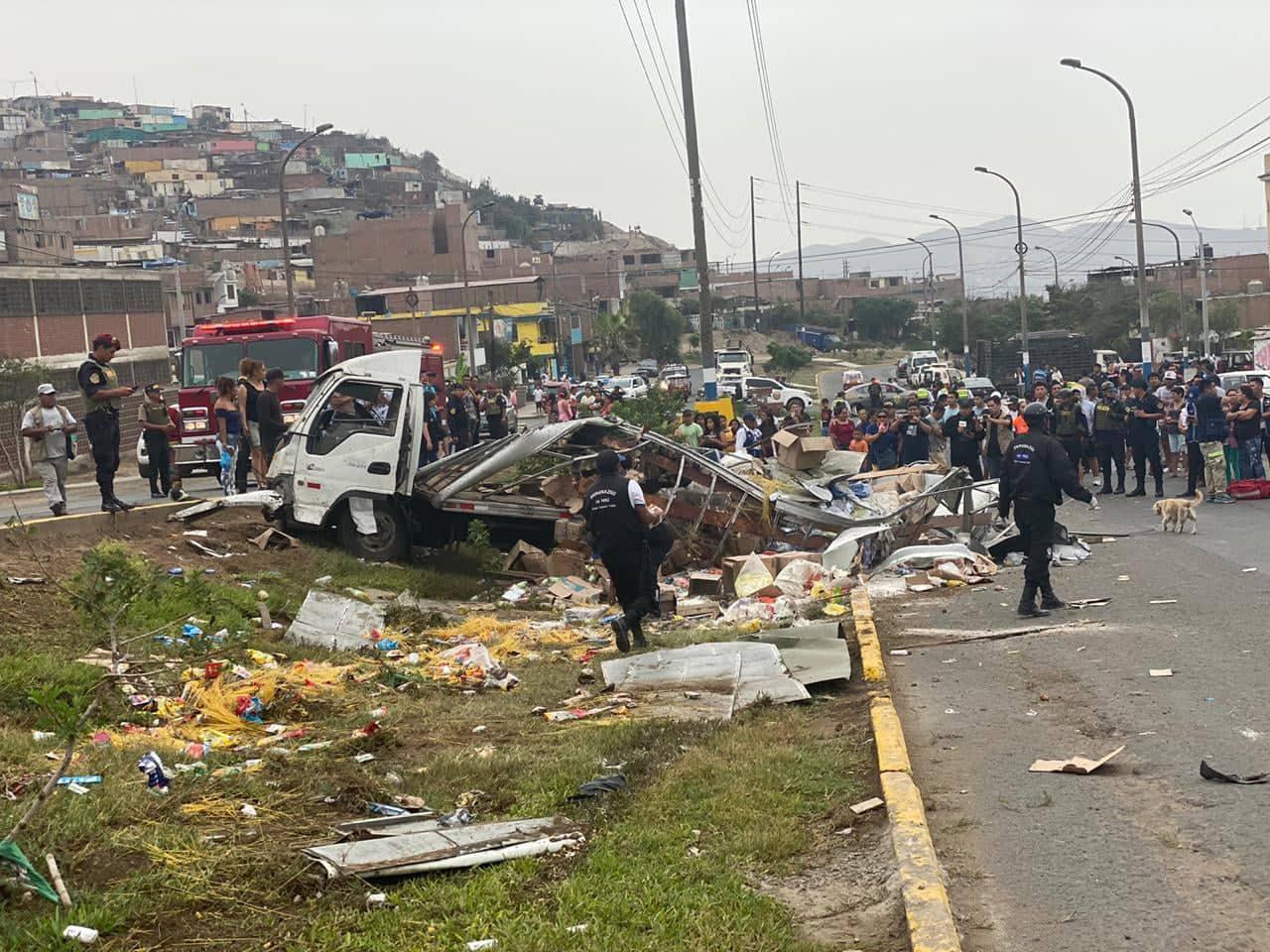 Mi Perú: despiste de camión deja un menor fallecido y seis heridos (VIDEO). Foto: GEC