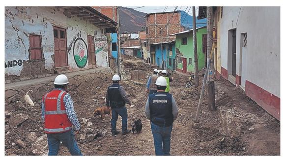 El órgano de control detecta trabajos deficientes y no acordes al expediente técnico en obra de Huancabamba.