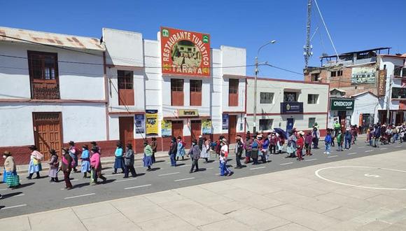 Tarateños se movilizaron por las diferentes calles de la capital de la provincia. (Foto: Difusión)