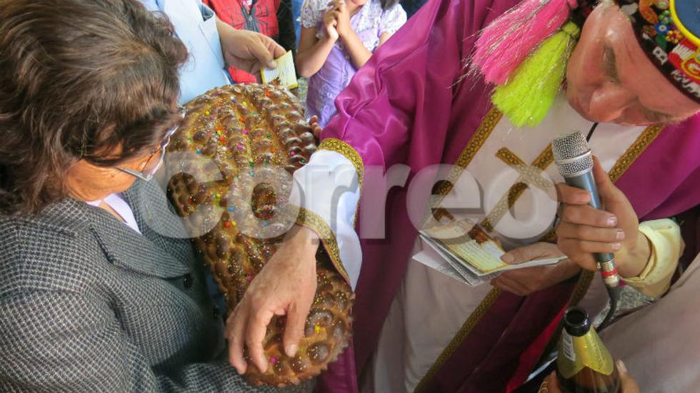 Vea divertido bautizo de  "tanta wawa" al estilo apurimeño