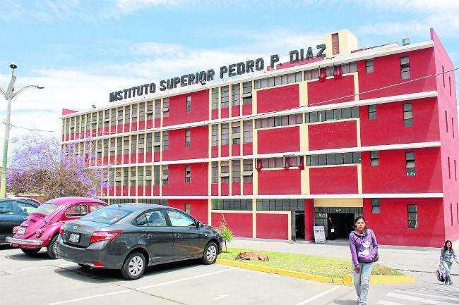 Arequipa: Ocho Institutos públicos tienen nuevos directores 