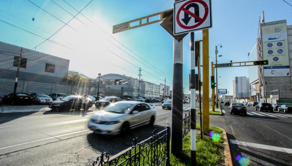 Comuna metropolitana informó que se colocó 100 señales de tránsito que prohíben ambas acciones en distritos de Lima.  (Foto: Municipalidad de Lima)