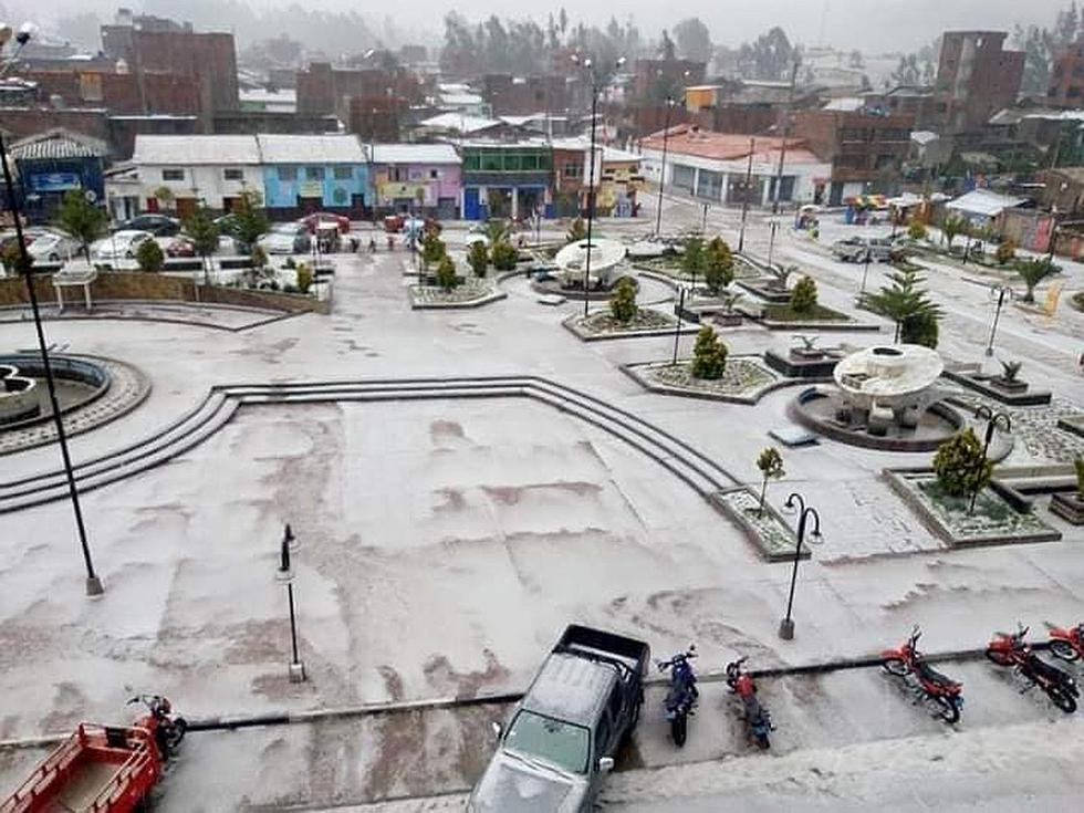 ​Acobamba queda cubierta de granizo lo cual afectó cultivos y viviendas