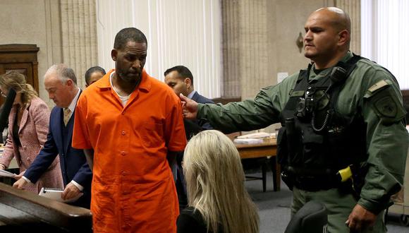 R. Kelly fue declarado culpable de crimen organizado y tráfico sexual. (Foto: Antonio PEREZ / POOL / AFP)