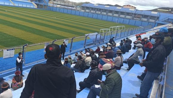 Actividad se cumplió en el estadio Polideportivo Municipal de Azángaro. (Foto: Plinio Amanqui)